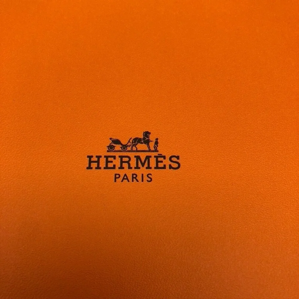 HERMÈS *free returns